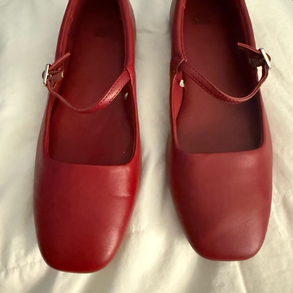 Classic Red Mary Jane Flats 🌹 - Picture 3 of 3